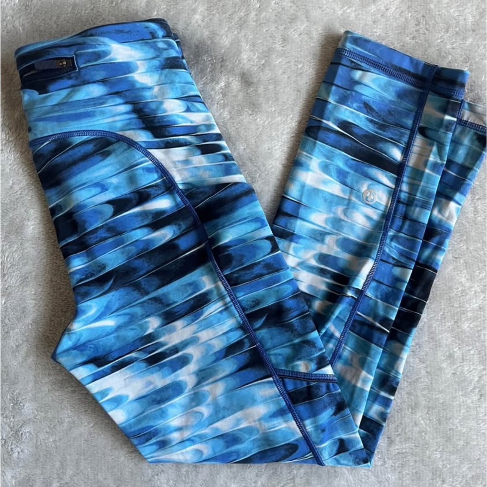 Lululemon Speed Up Crop 21" size 2